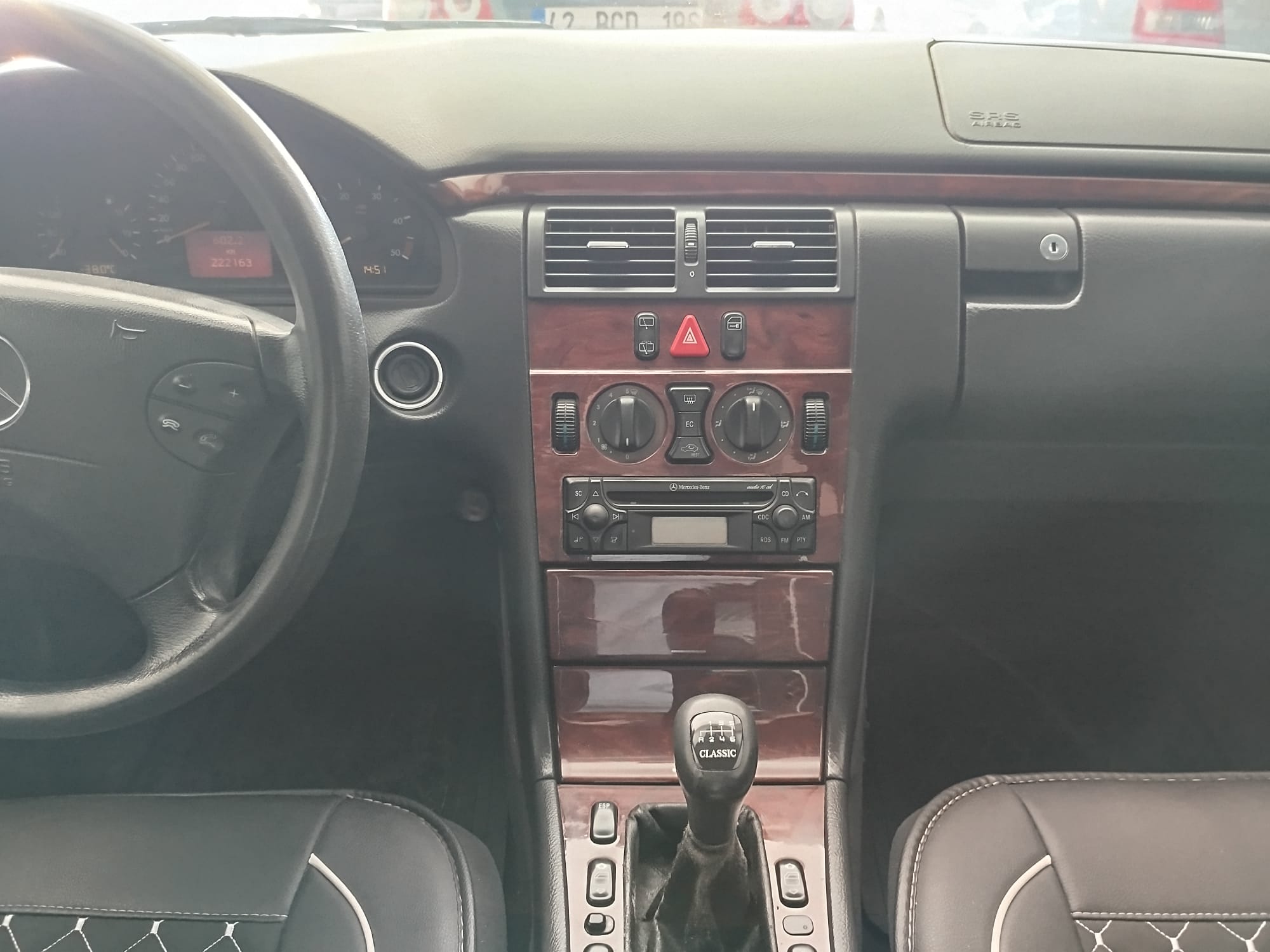 Mercedes-Benz E 220 D - Görsel 6