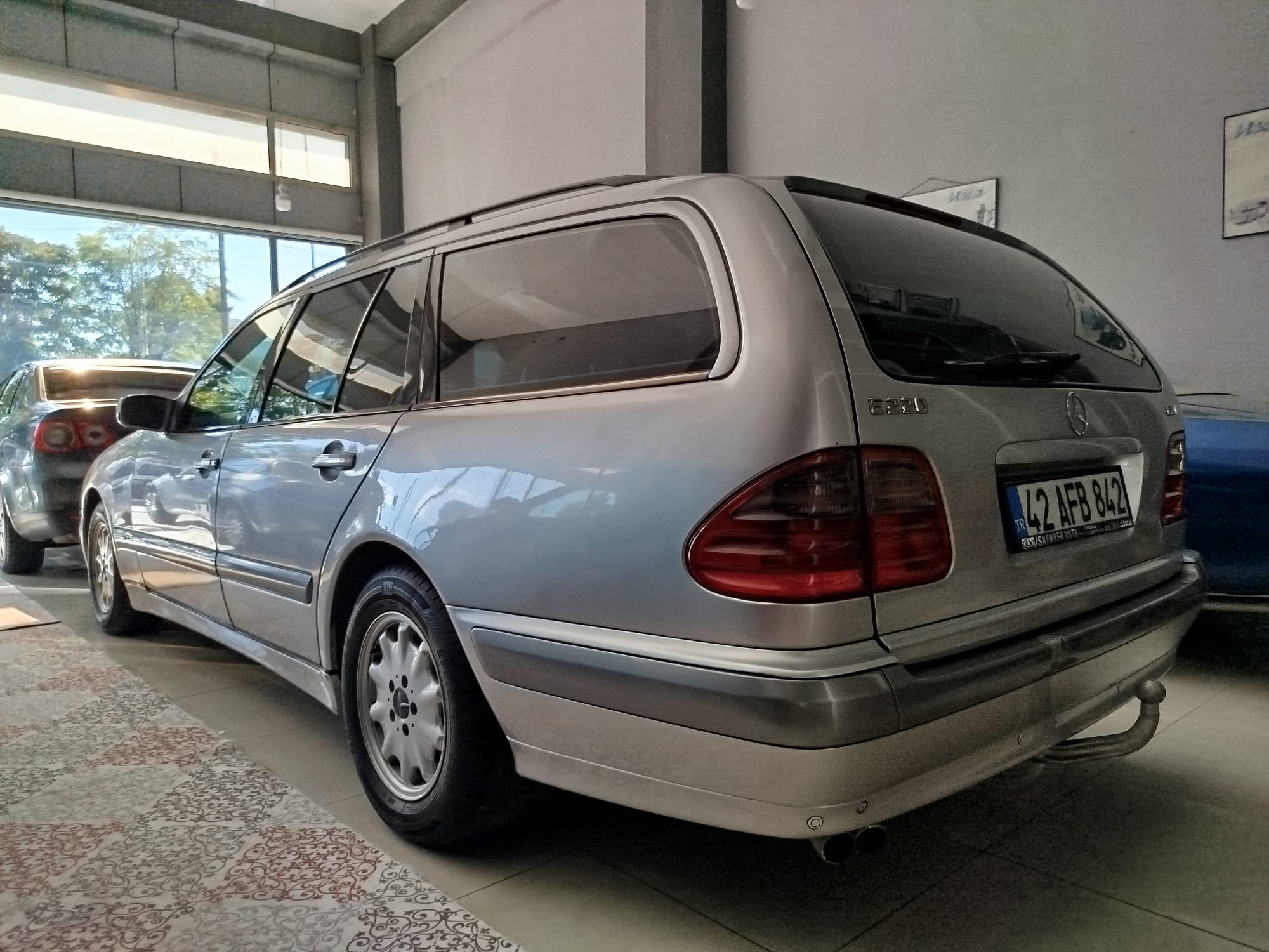 Mercedes-Benz E 220 D - Görsel 4