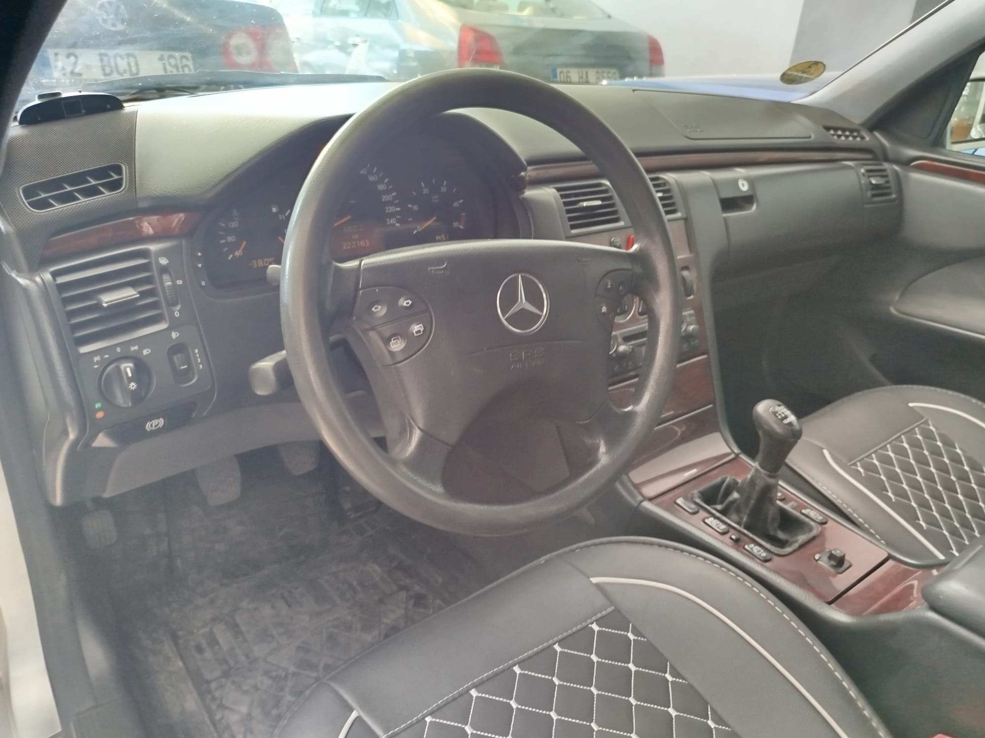 Mercedes-Benz E 220 D - Görsel 9